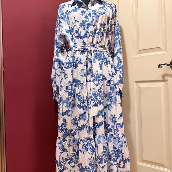 Dresses & Skirts - Women's Blue Floral Tie-Waist Maxi Dress
